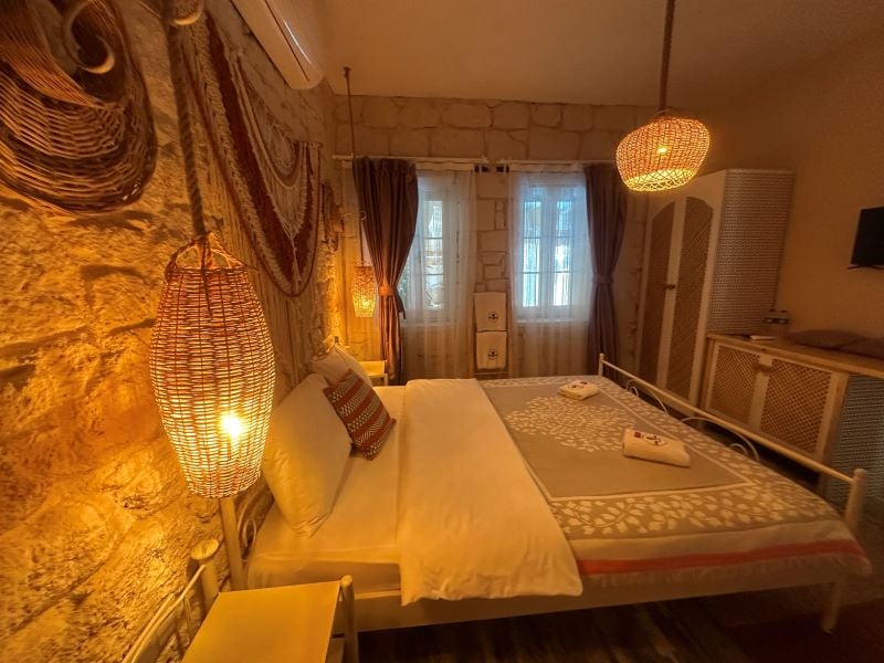 Standart Oda,Kara Manzaralı,Balkonsuz