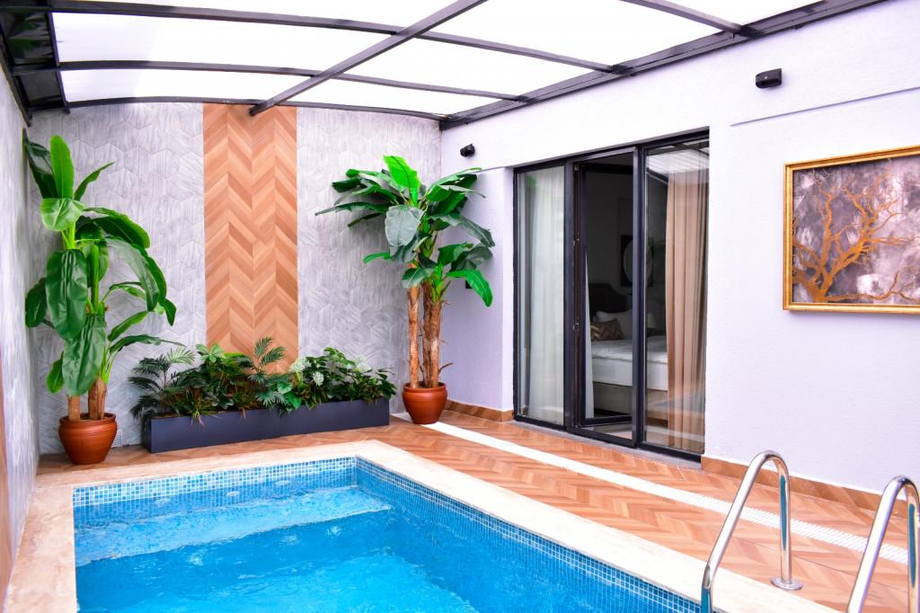 Suite 2+1 Apartment Room, Pool View