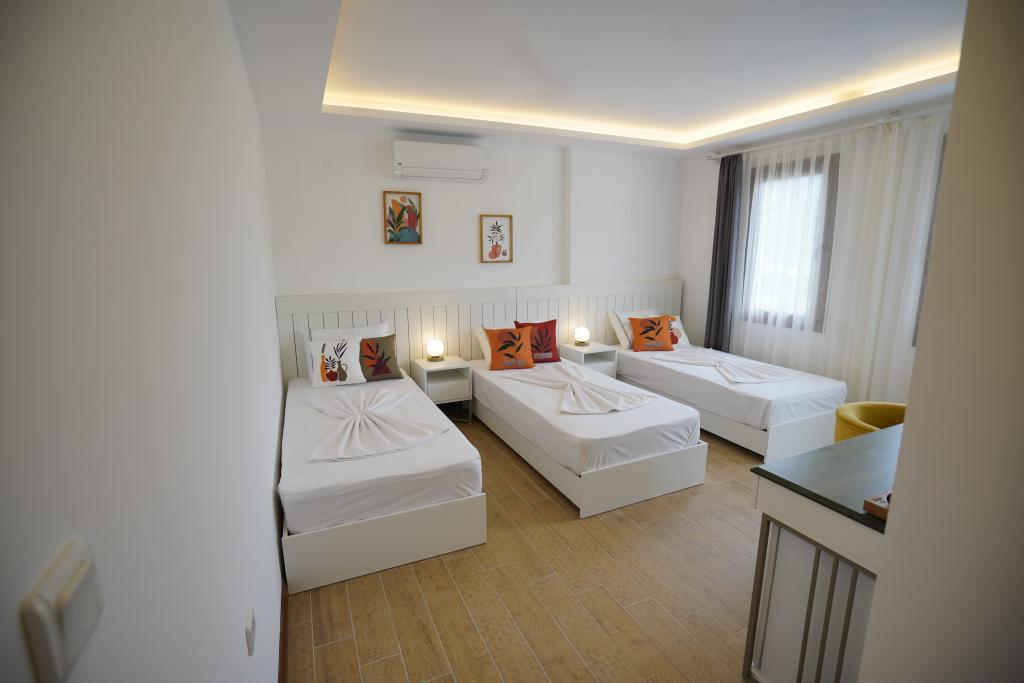 Üç Kişilik Oda, Dağ Manzaralı, Balkonlu