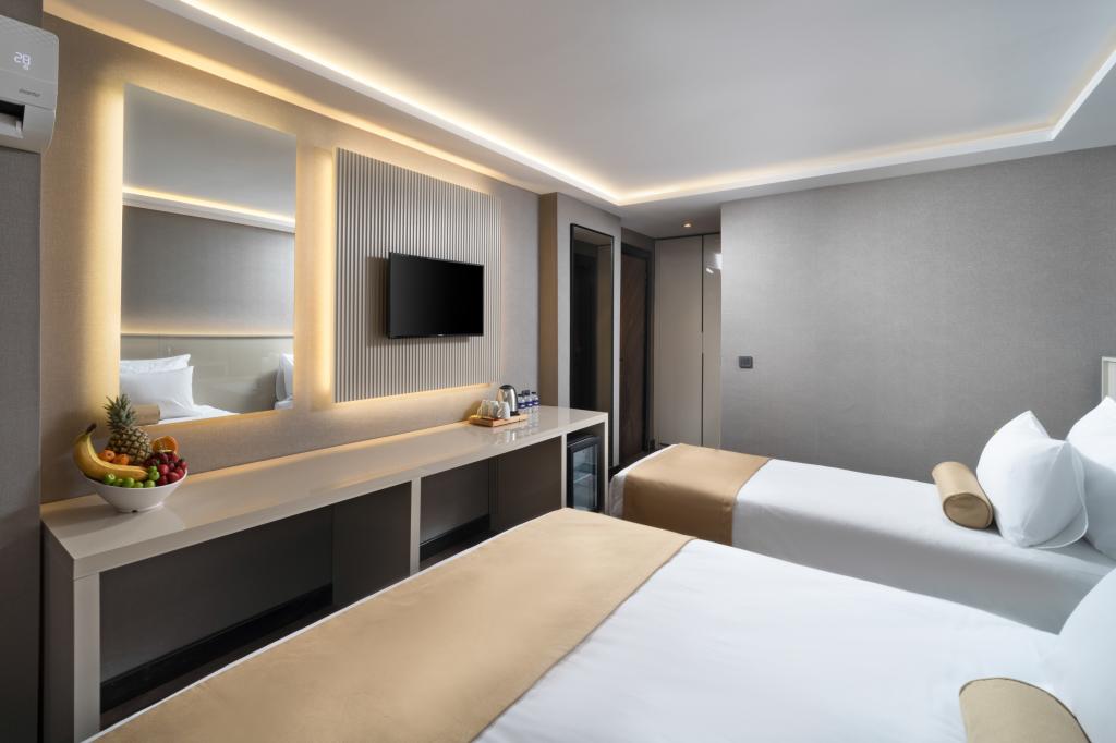 Standard Room, City View (3 Person)