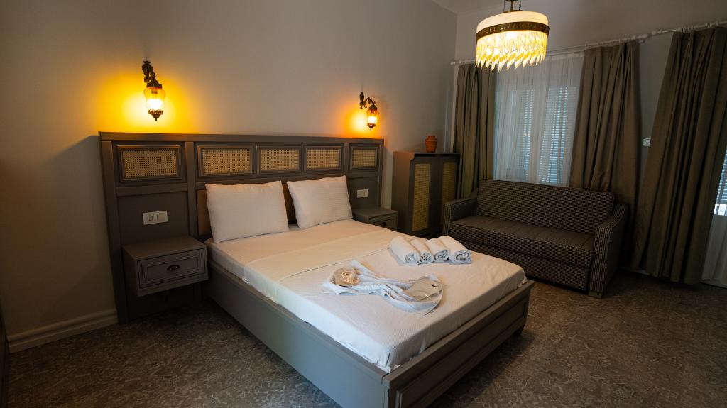 Garden Floor Room, Garden View (3 Person)