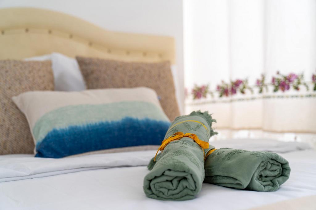 Superior Triple Room,Havuz Manzaralı,Balkon veya Teraslı