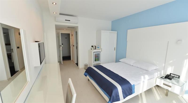 Standard Room, Street View