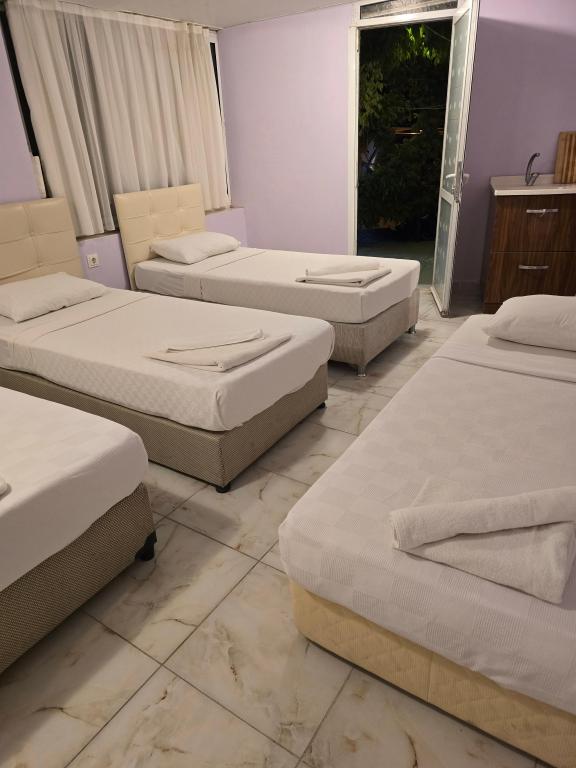 Aile Odası,Bahçe veya Sokak Manzaralı,Balkonlu