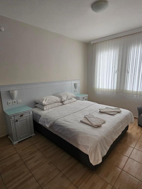 Aile Suit Odası, Cadde Manzaralı