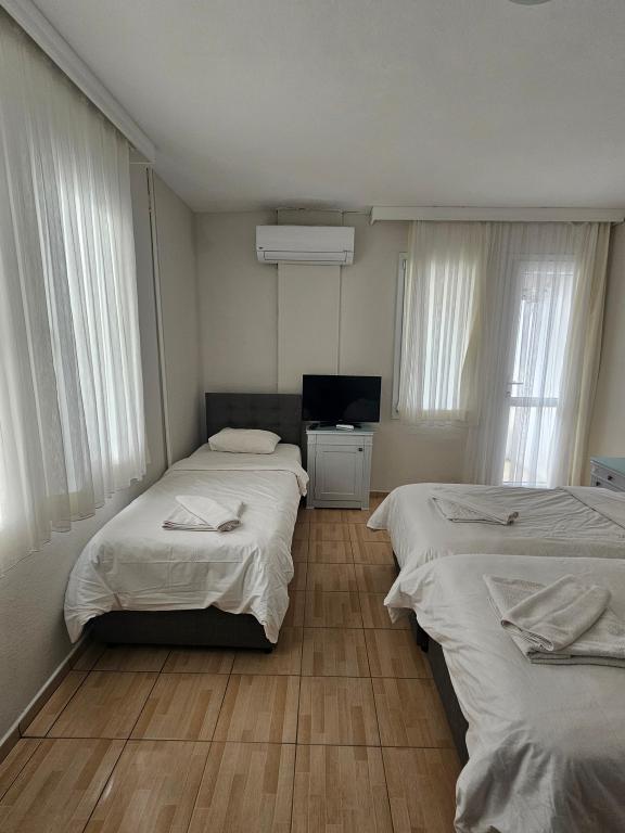 Standard Room, City View (Balcony)