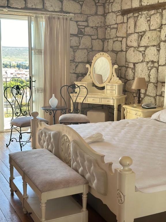 Deluxe Oda,Havuz Manzaralı,Balkonlu