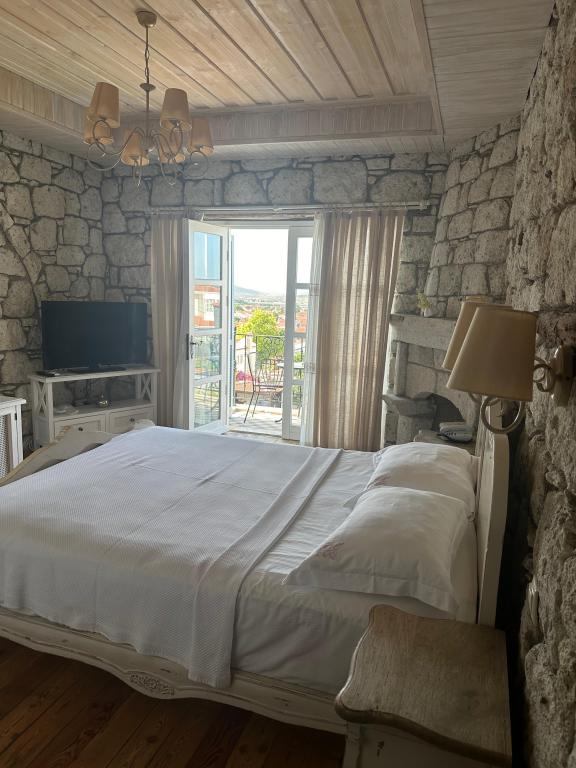 Standart Oda,Havuz Manzaralı