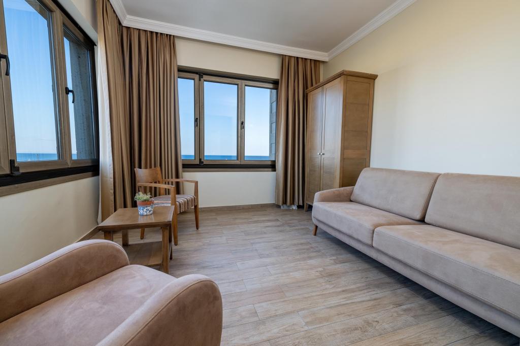 Suite Oda - 3 Kişilik,Deniz veya Kara Manzaralı