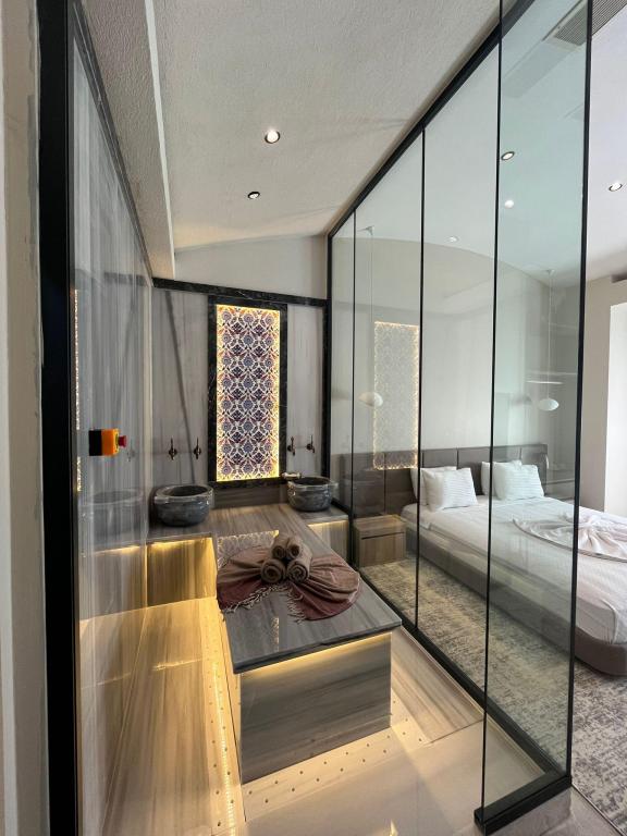 Suit Oda, Şehir Manzaralı