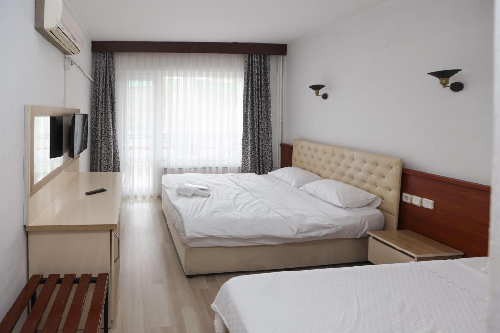 Standard Room, City View (3 Person, Balcony)