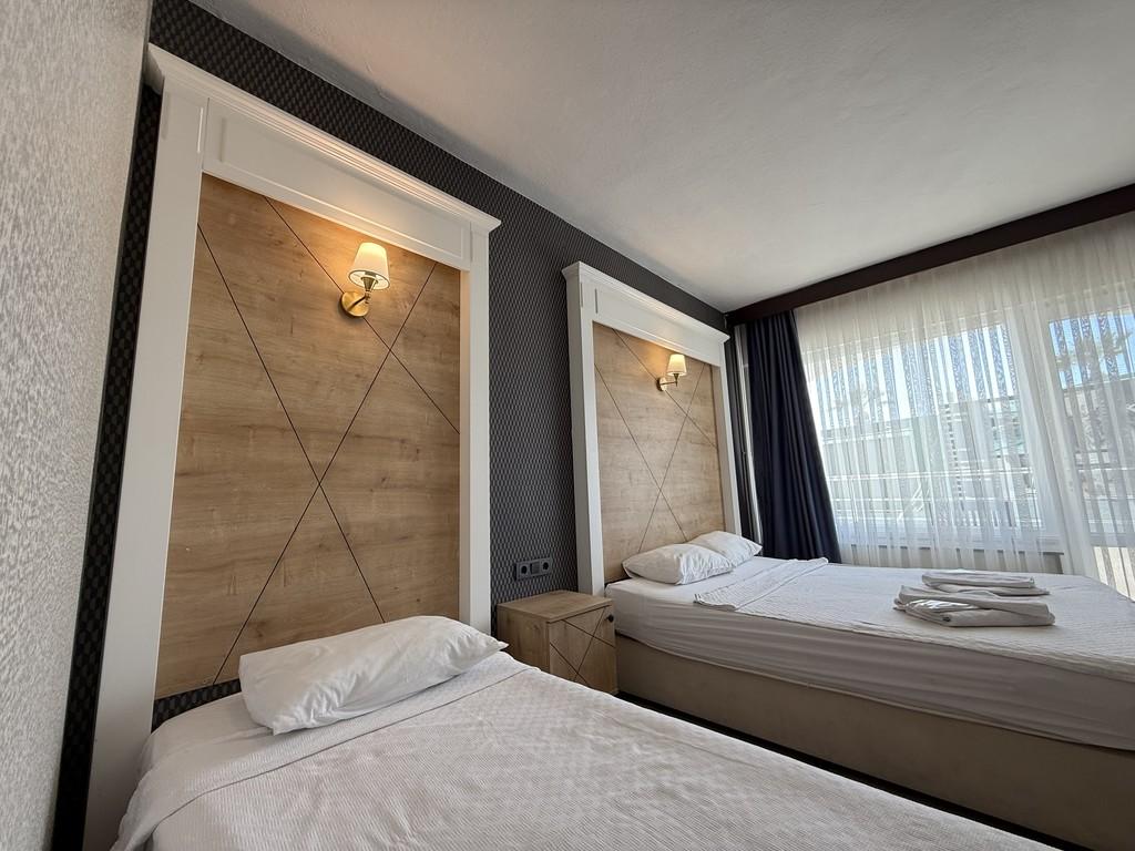 Standart Oda, Deniz Manzaralı (3 Kişilik, Balkonlu)