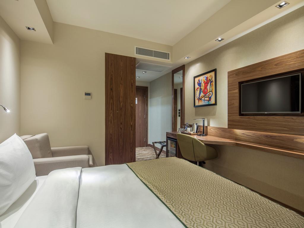 Holiday Inn Antalya Lara | Etstur
