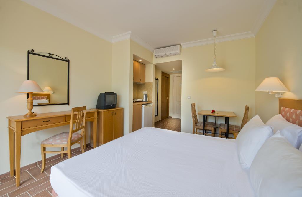 Studio Room, Land Or Pool View (Balcony)