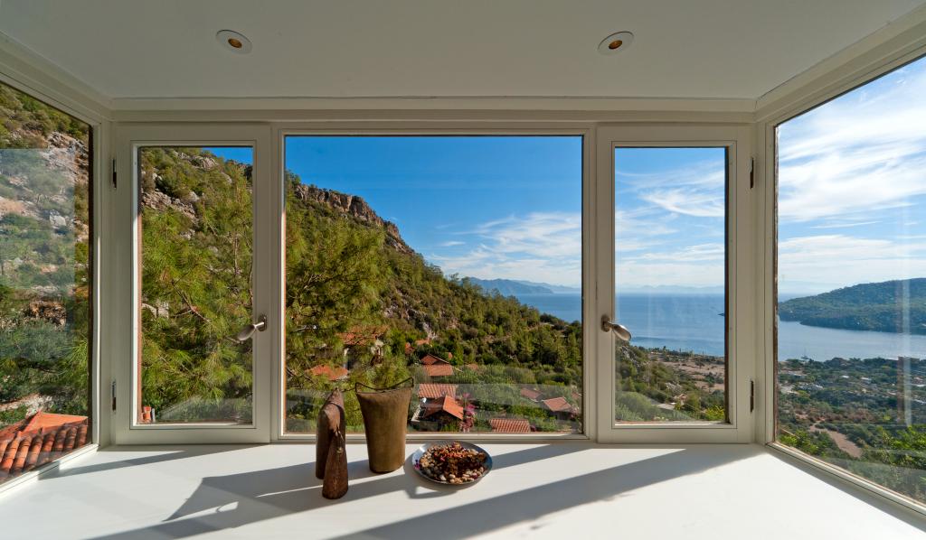 Junior Suit Oda, Deniz Veya Kara Manzaralı