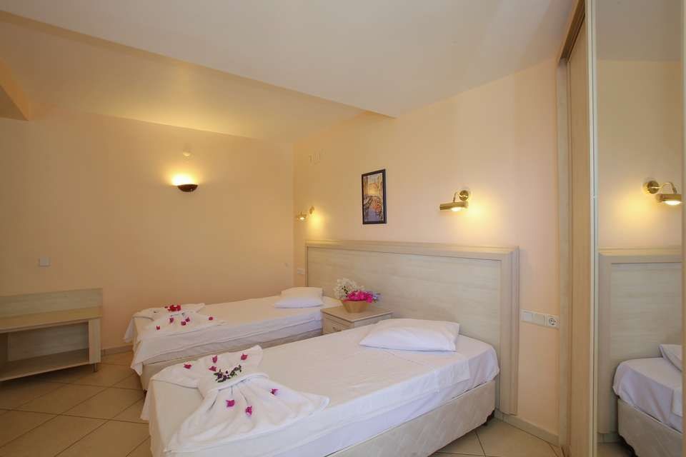 Family Room, Sea Or Land View (Balcony)