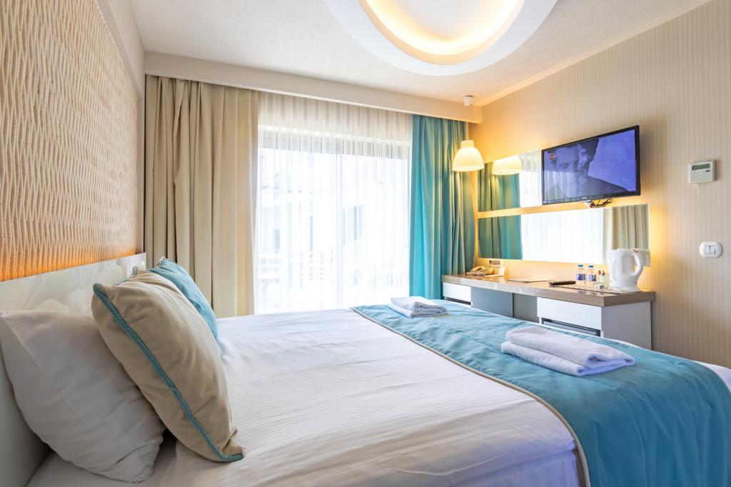 Standard Economy Room, Pool View (Terrace)