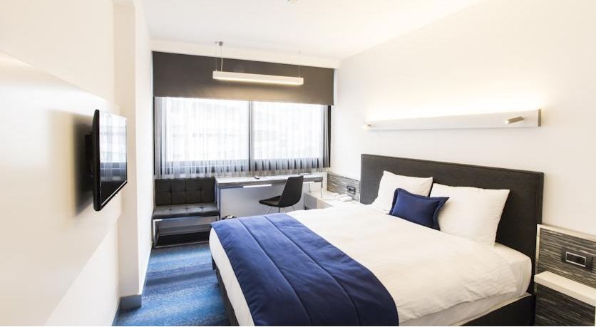 Standart Oda, Şehir Manzaralı