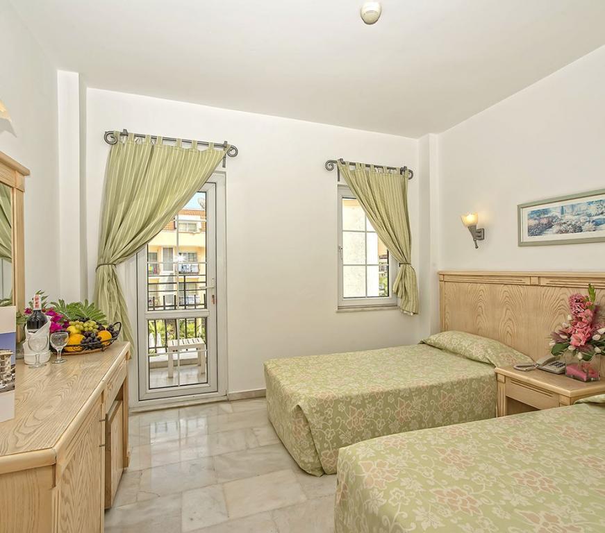 Standard Room, Garden View