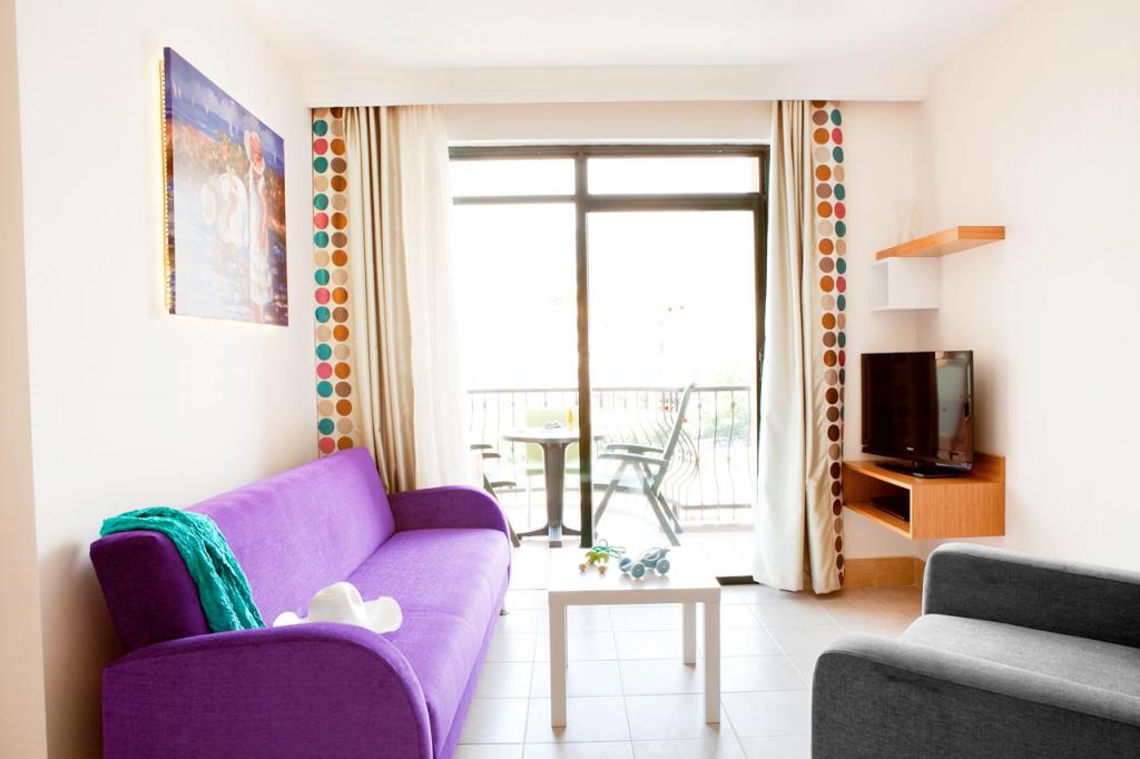 Family Room, Pool View (Balcony)