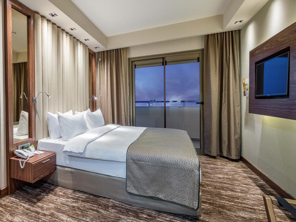 Holiday Inn Antalya Lara | Etstur
