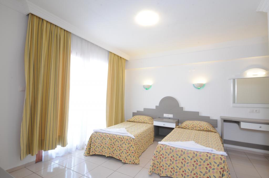 Apart Apartment, Pool View