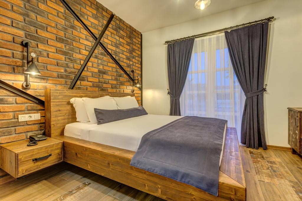 Deluxe Grand Oda, Havuz Manzaralı