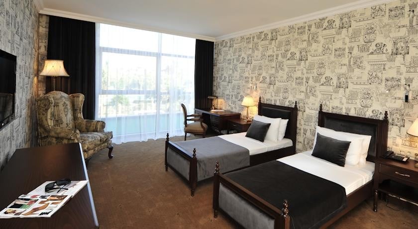 Standard Room, Land View
