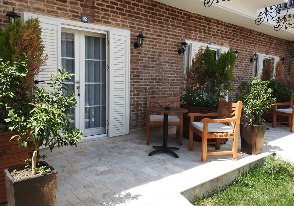 Aile Odası, Kara Veya Havuz Manzaralı