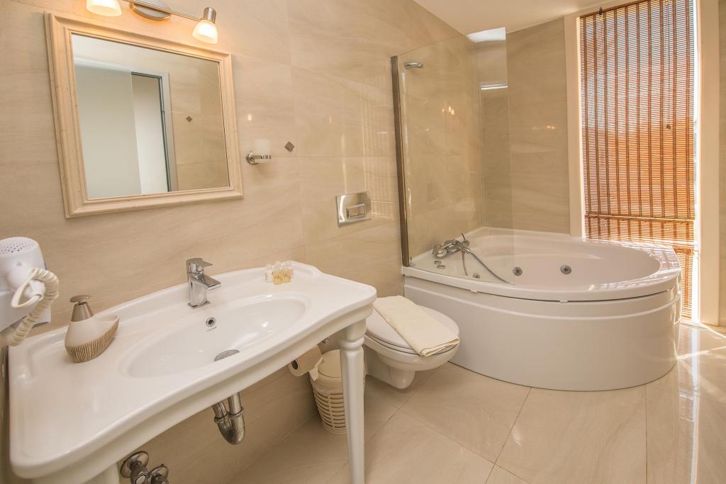 King Suit Oda, Deniz Manzaralı