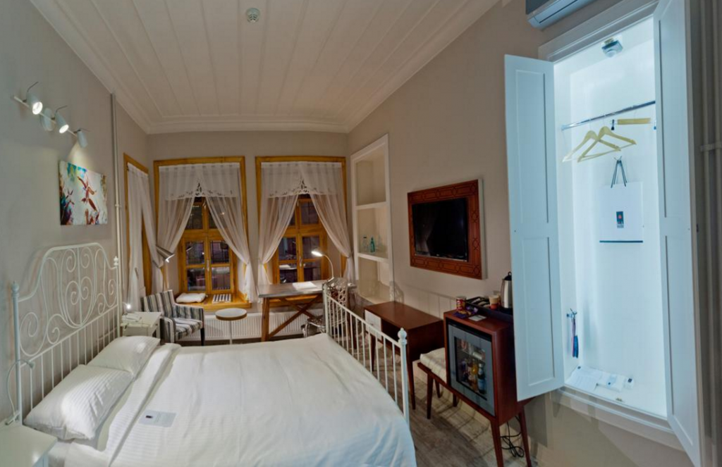King Suite Room, Land View