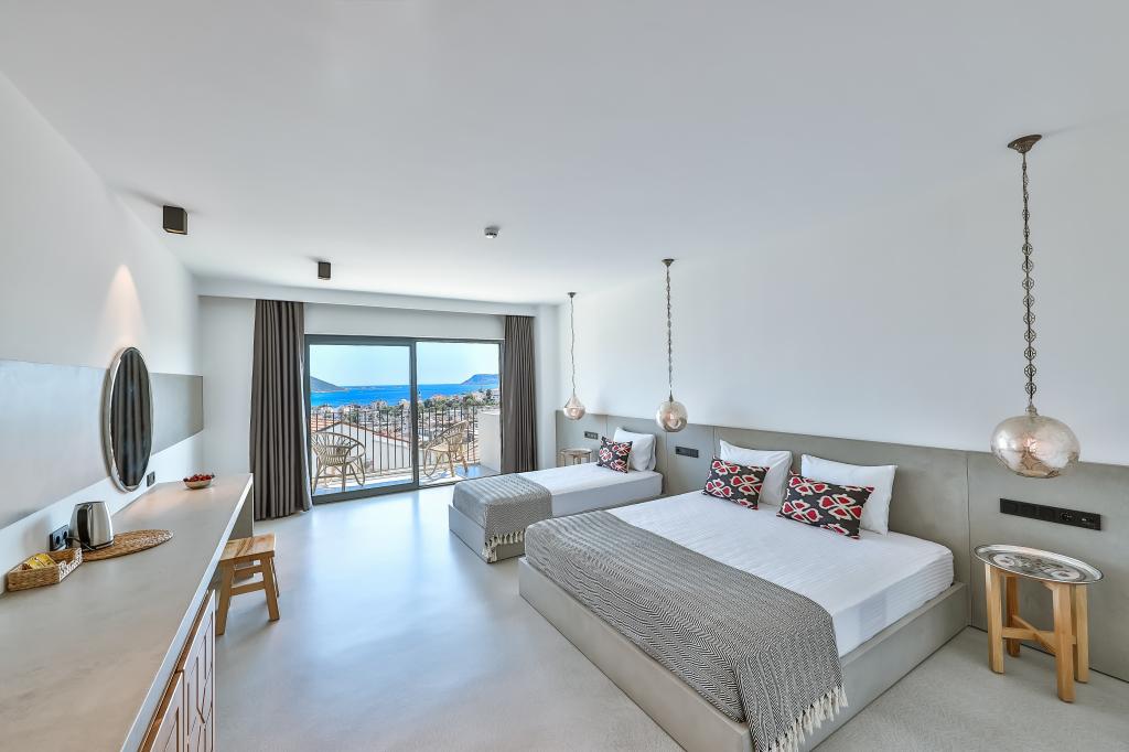 , Sea And Pool View, With Balcony