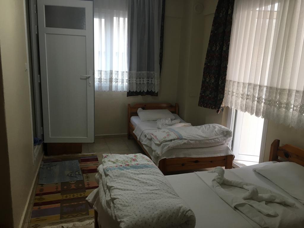 Triple,Şehir Manzaralı