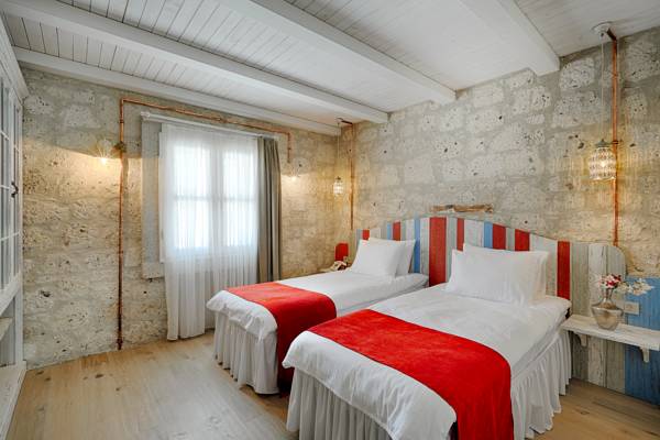 Suit Oda, Bahçe Manzaralı