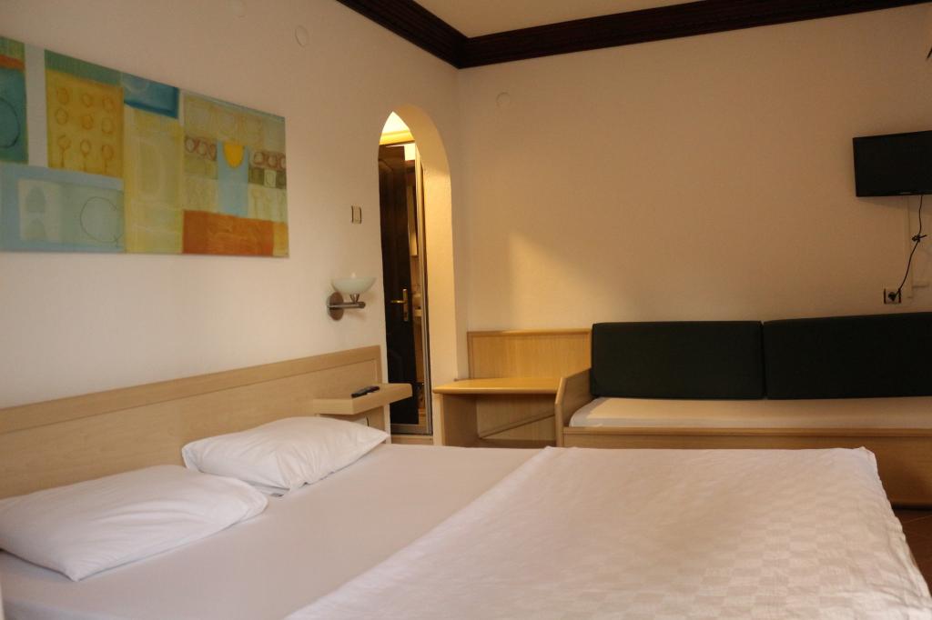 Standard Room, Pool View