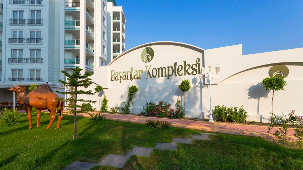 Современный сарай. Колхозное поле колхозный амбар. Имя сарай. Деревенский клуб. Здание сельского магазина.