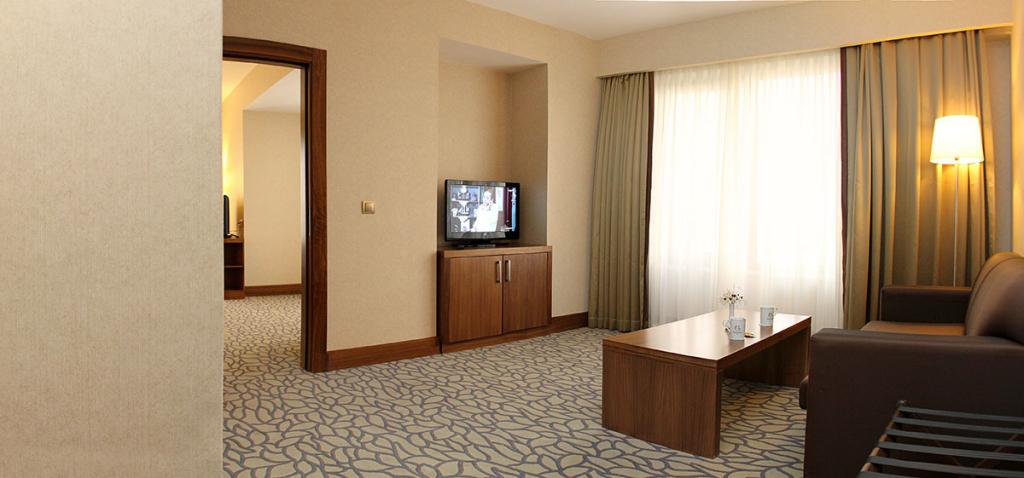 Superior Oda, Şehir Manzaralı