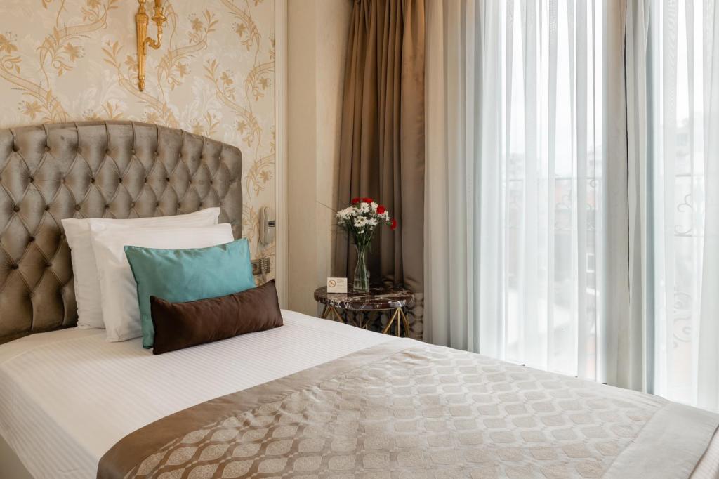 Standard Room, City View (1 Person)