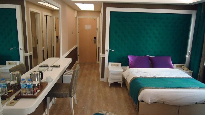 Köşe Oda, Şehir Manzaralı