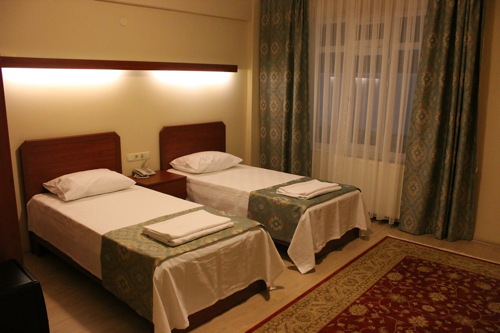 Twin, Şehir Manzaralı,