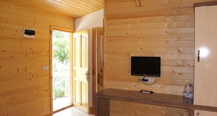 Bungalov, Kara Manzaralı