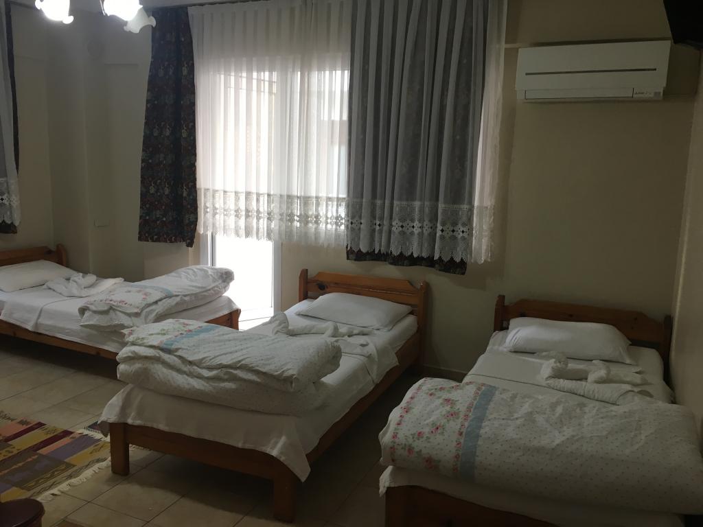 Triple,Şehir Manzaralı