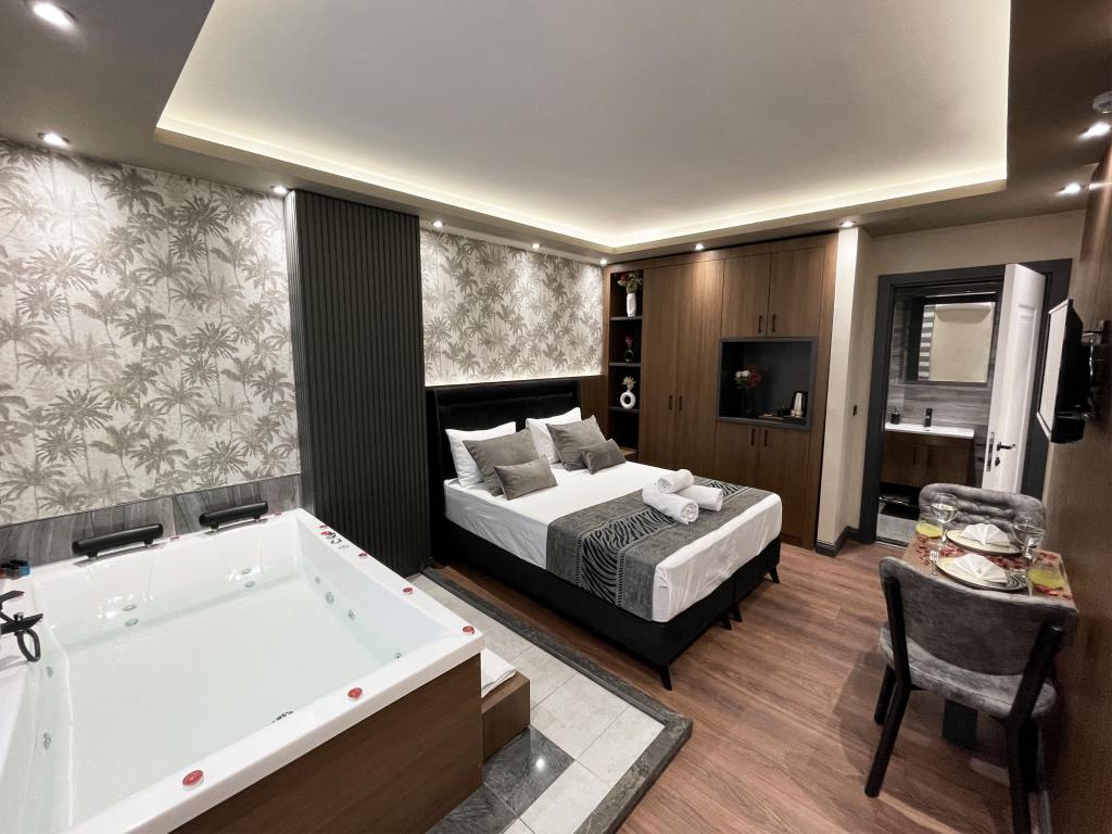 Deluxe Suit Oda, Avlu Manzaralı