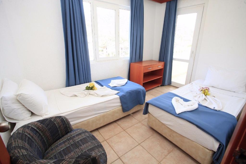 Aile Odası, Havuz Manzaralı