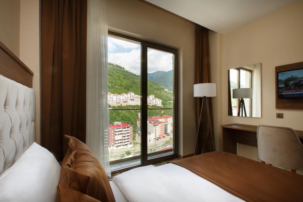 Standart Oda,Doğa Manzaralı,Fransız Balkonlu