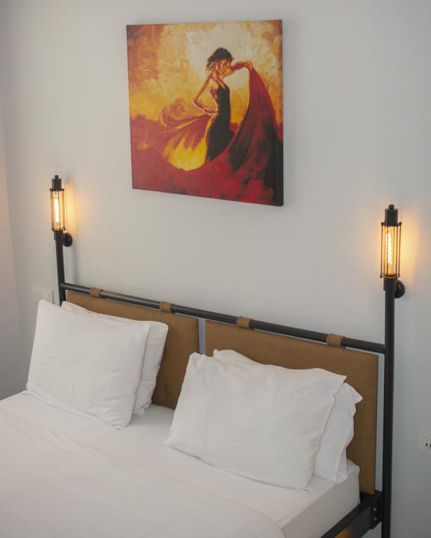 Standard Room, Viewless