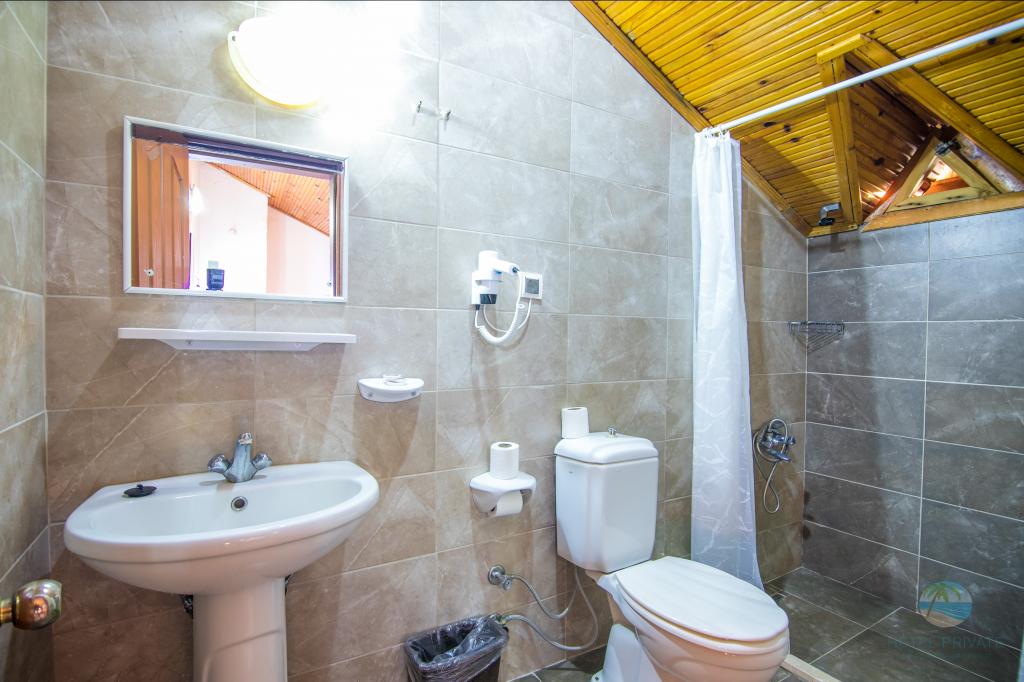 Çatı Teras Katı Oda (Balkonlu)