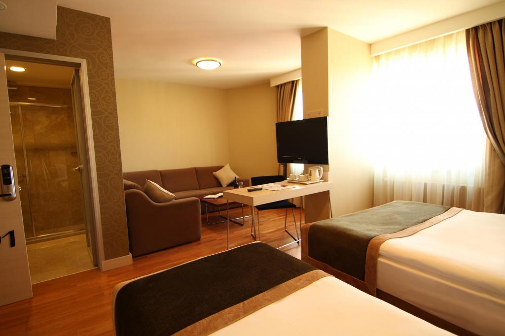 Superior Room, City View