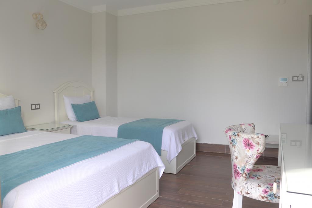 Garden Floor Room, Garden View (3 Person)