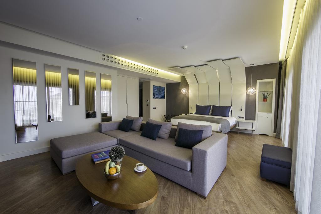 Penthouse, City View